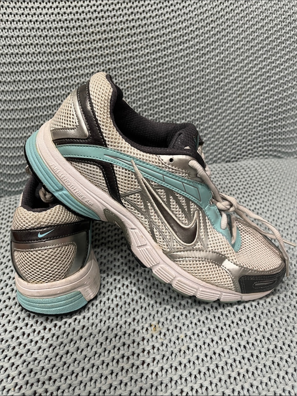 Vintage Nike Alanis +4 Sneakers Running Shoes White Blue and Grey Mesh size 9.5